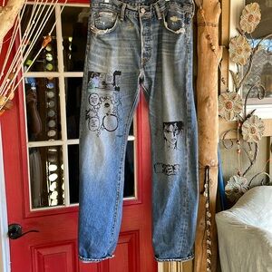 Distressed Levis. Mens, 32 - 32